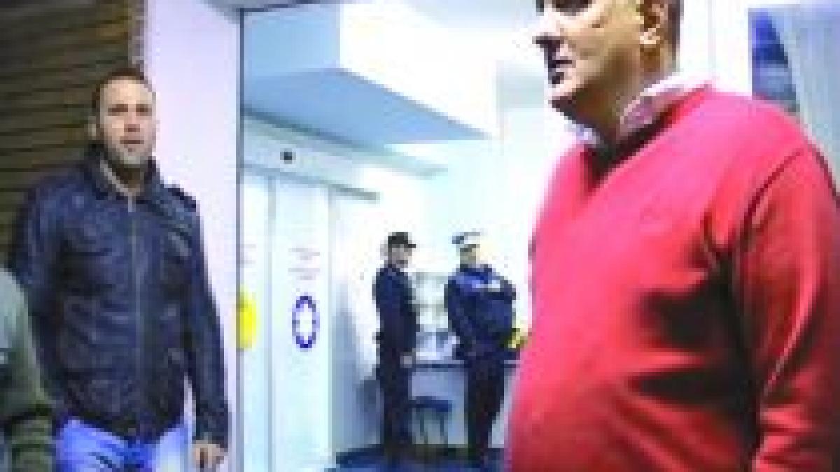 finul monicai iacob ridzi anchetat pentru ca a injurat o patrula de politie video