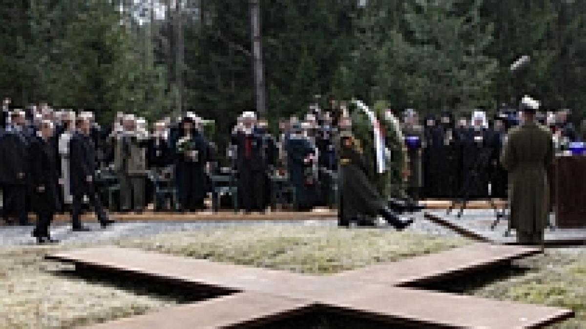 putin rusii nu sunt vinovati pentru masacrul de la katin