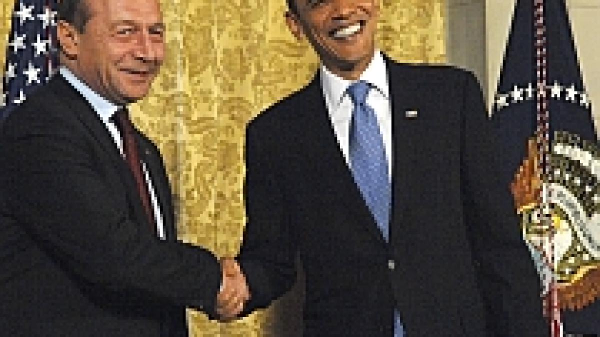 basescu ii face un cadou lui obama suplimentarea trupelor romane din afganistan