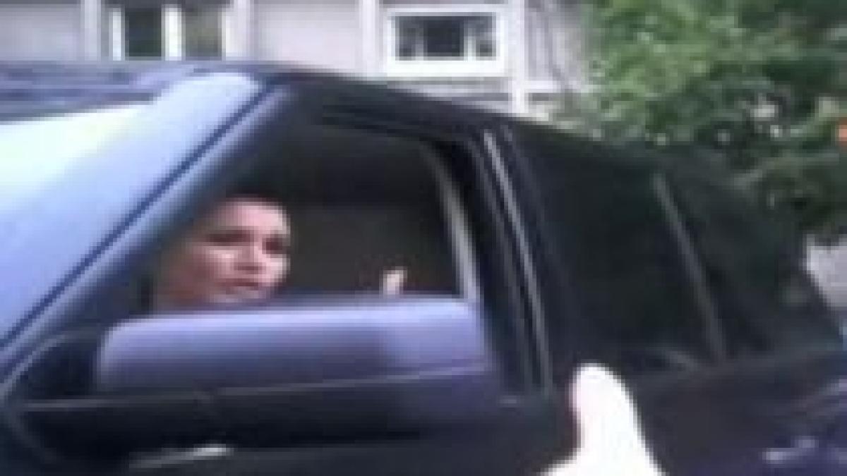 basescu o critica pe eba nu mi se pare de bun gust sa mergi prin bucuresti cu 4x4 video