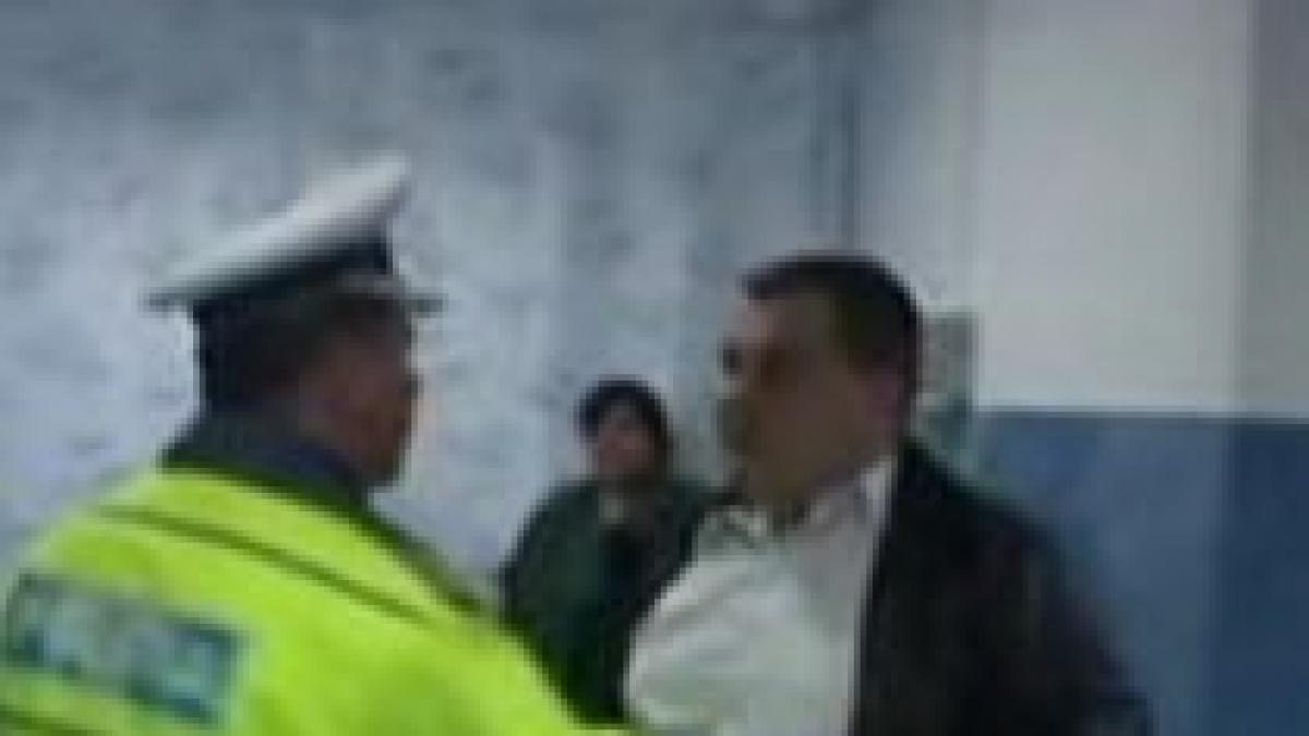 soferii agresivi fac scandal un barbat l a lovit pe jurnalistul care il filma dupa ce a provocat un