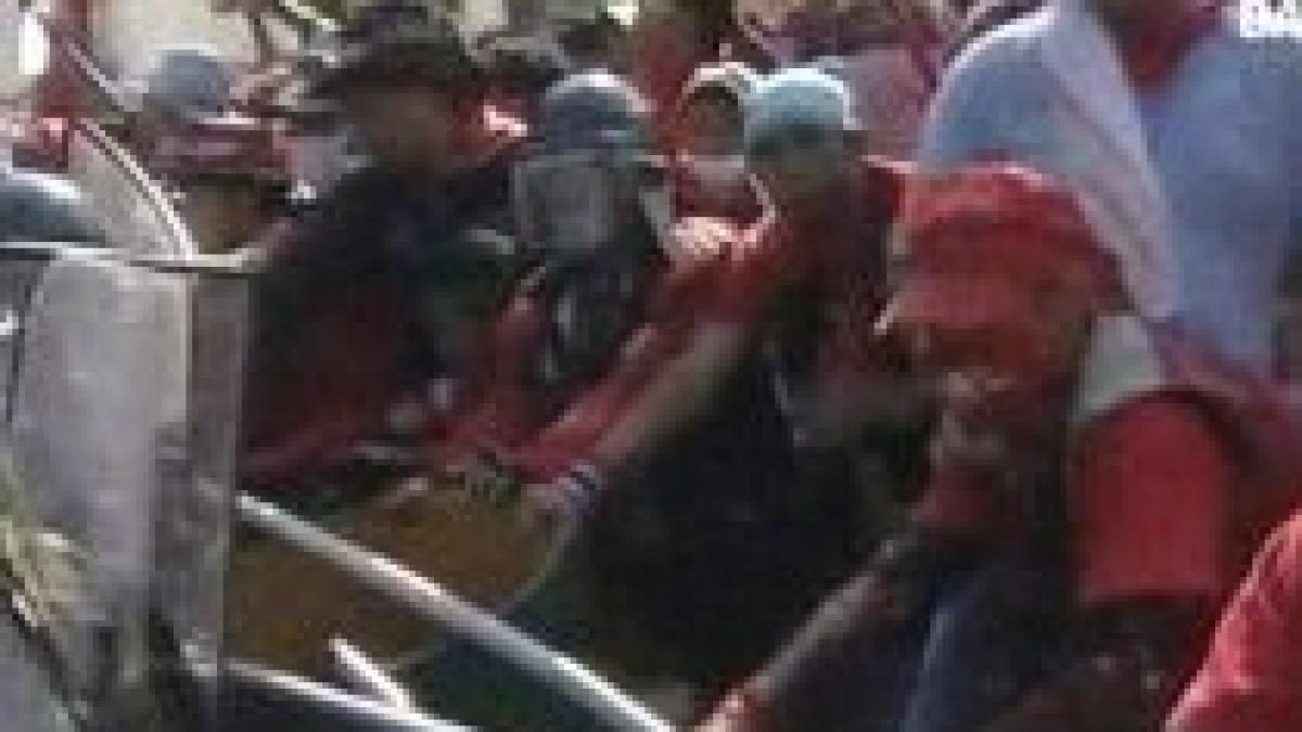 violente in thailanda trei morti si 300 de raniti video