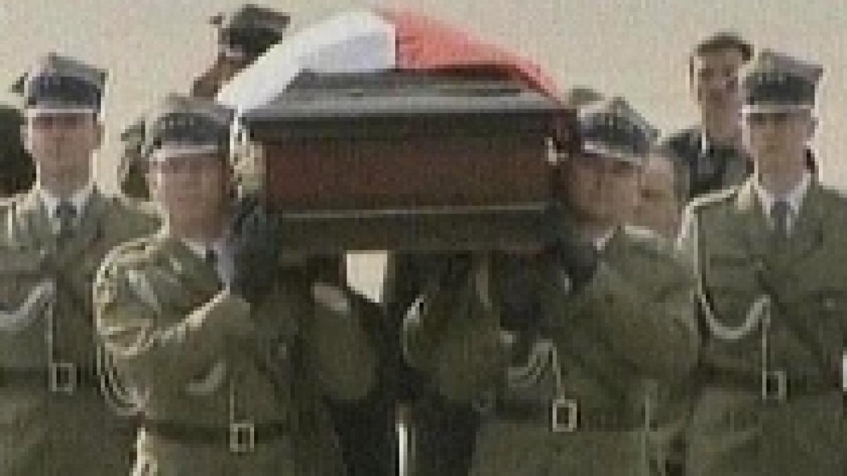 presedintele polonez repatriat trupul neinsufletit al sotiei inca neidentificat video