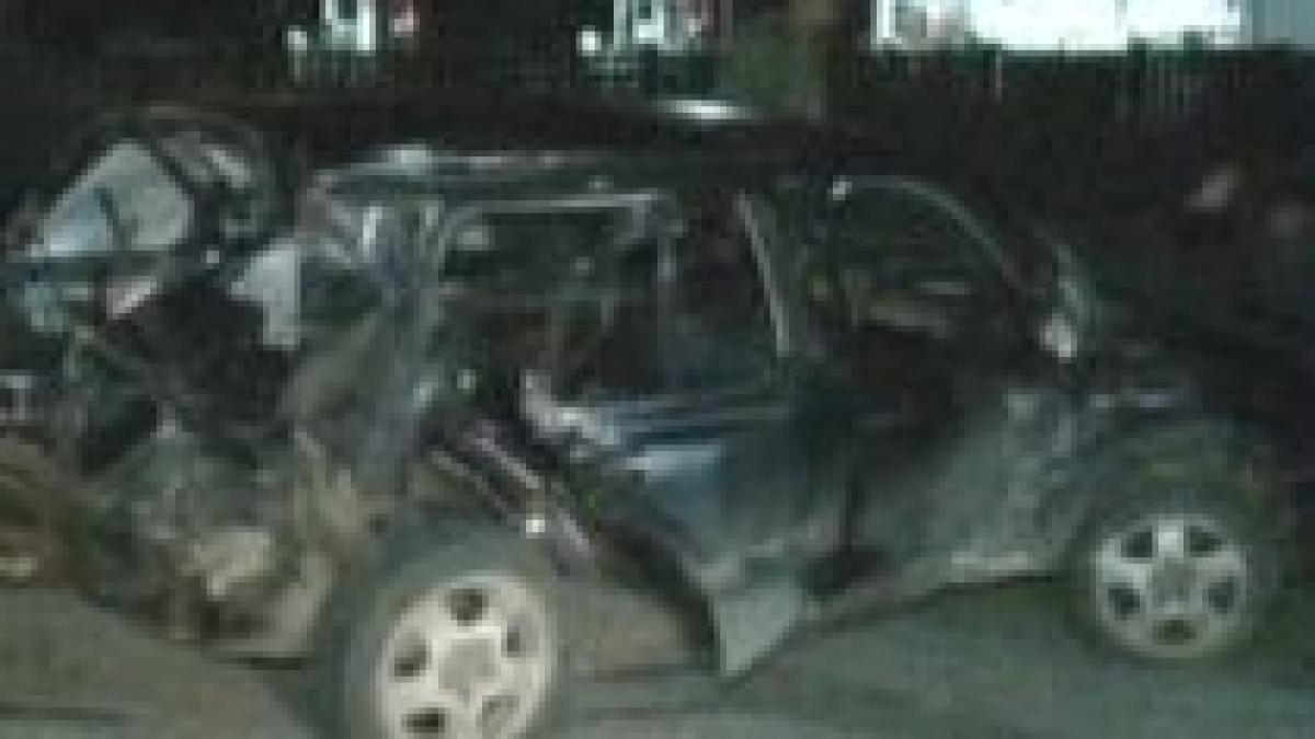 maramures trei tineri raniti dupa ce masina in care erau a fost lovita de un tren video