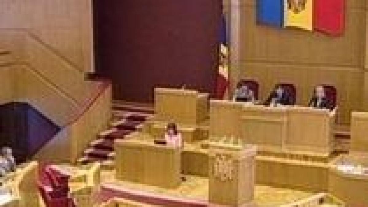 mihai ghimpu sedintele parlamentului au fost amanate din cauza unei alerte cu bomba