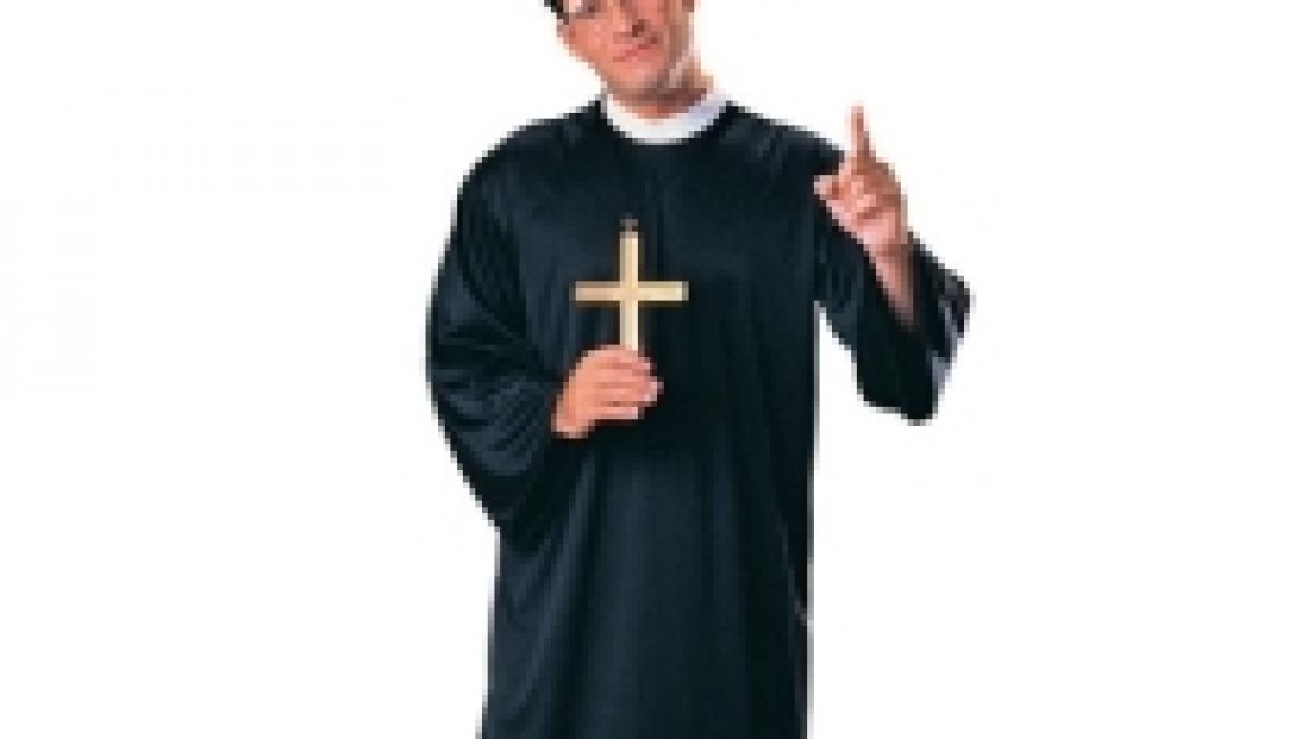 nou scandal sexual la vatican preot acuzat ca a facut propuneri indecente unei fetite video