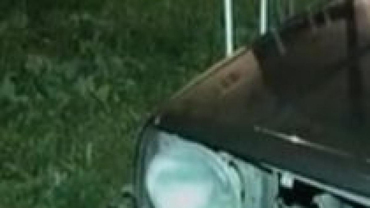 un bistritean beat a lovit cu masina doi copii care se jucau in fata blocului video