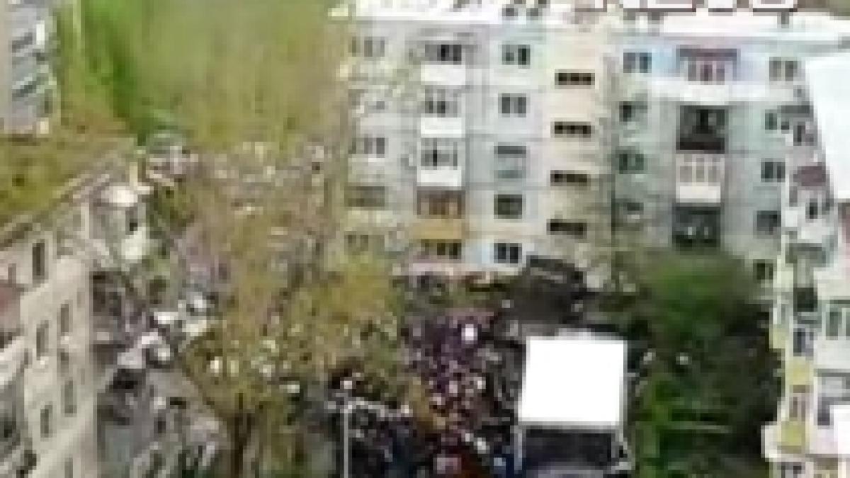 cu lautarii intre blocuri cum se desfasoara o nunta in romania anului 2010 video