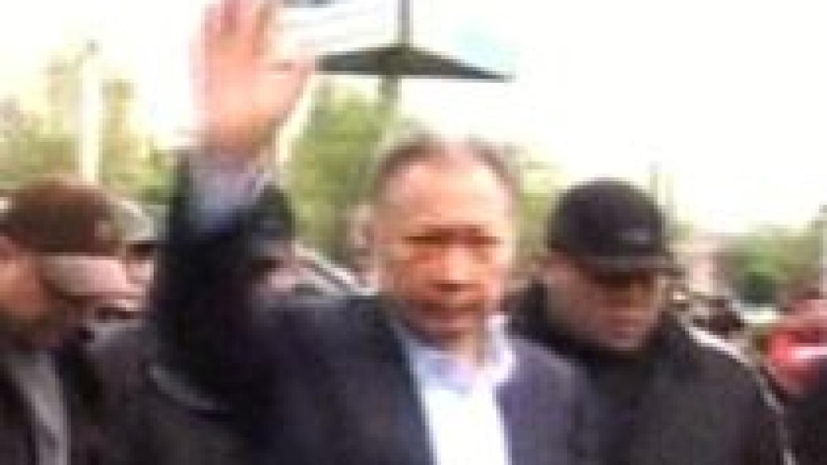 presedintele kargazstanului si a dat demisia si a parasit tara video