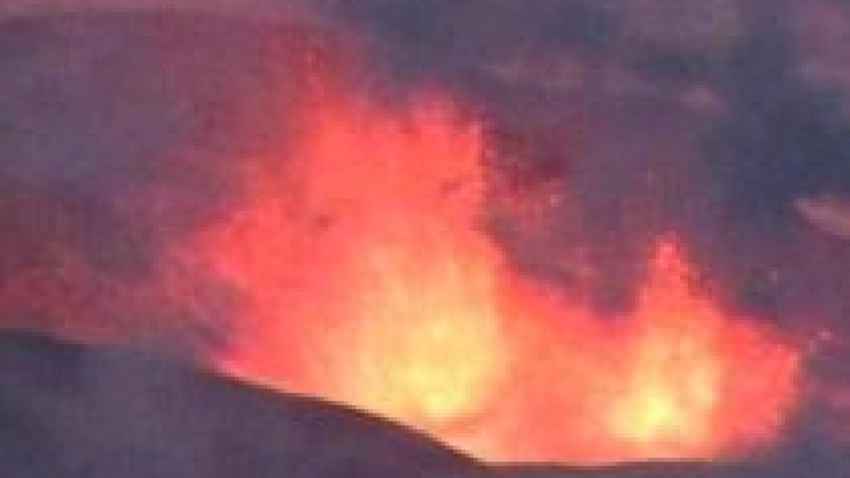 vulcanul din islanda si a intensificat activitatea video