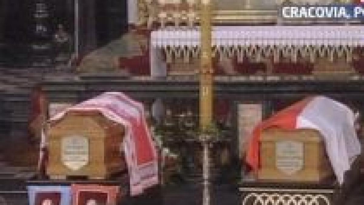 presedintele lech kaczynski si sotia sa maria au fost inmormantati la catedrala wawel din cracovia