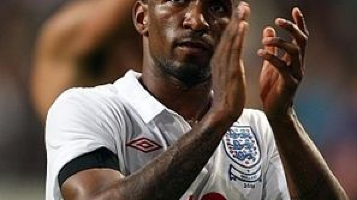jermain defoe ar putea fi trimis la inchisoare dupa ce a fost surprins facand sex in masina
