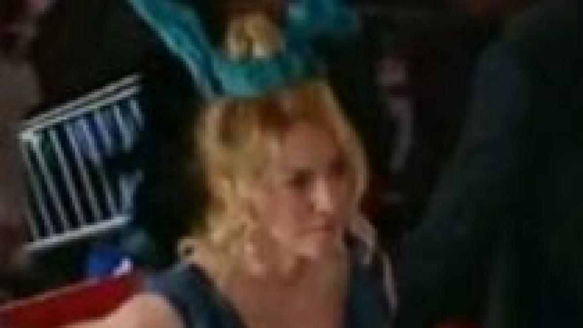 madonna si a umplut caloriferele cu apa sfintita kabbalah video