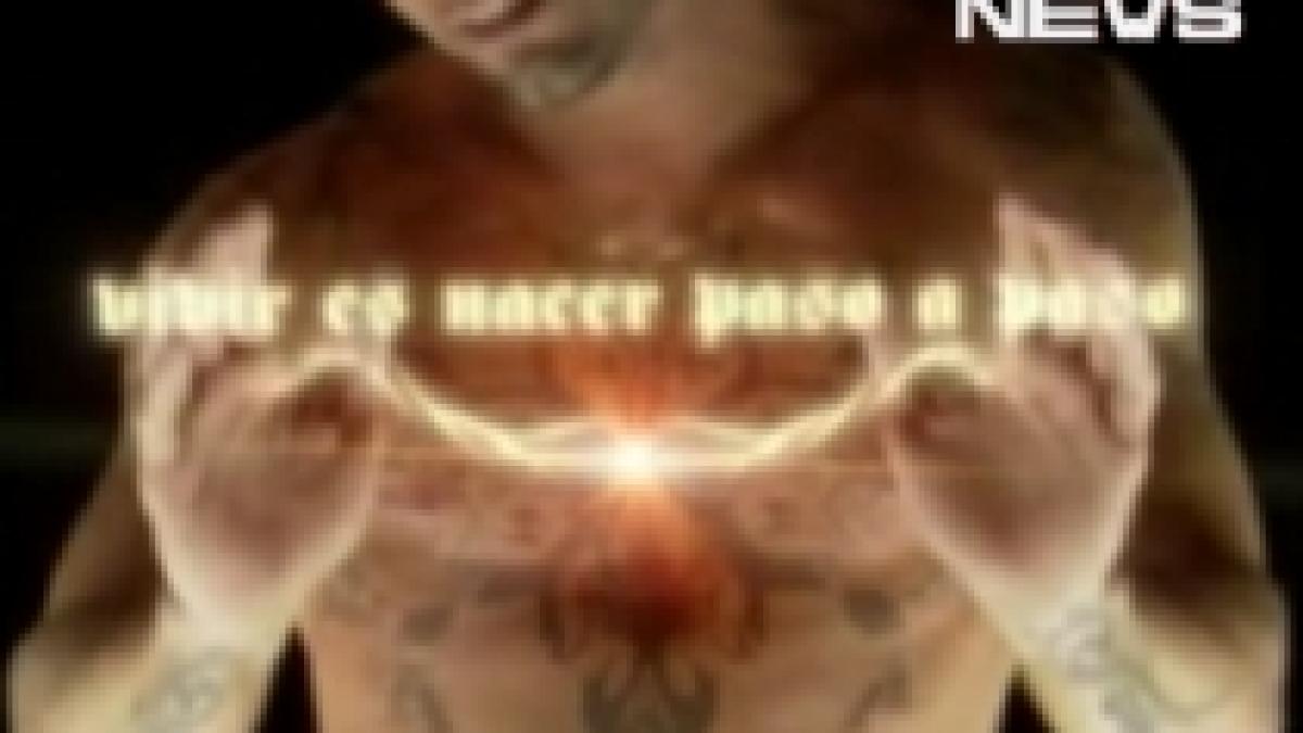 ricky martin gol pusca in cel mai recent videoclip al sau video