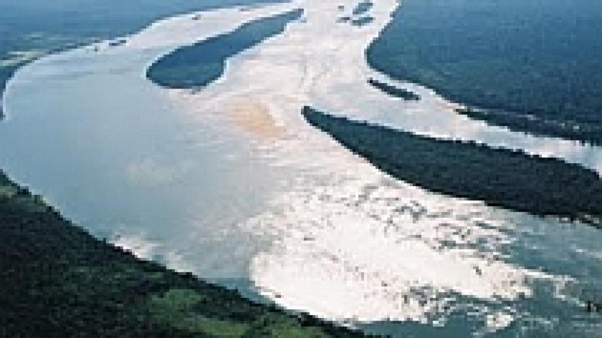 brazilia va construi a treia hidrocentrala din lume in padurea amazonului indienii ameninta cu