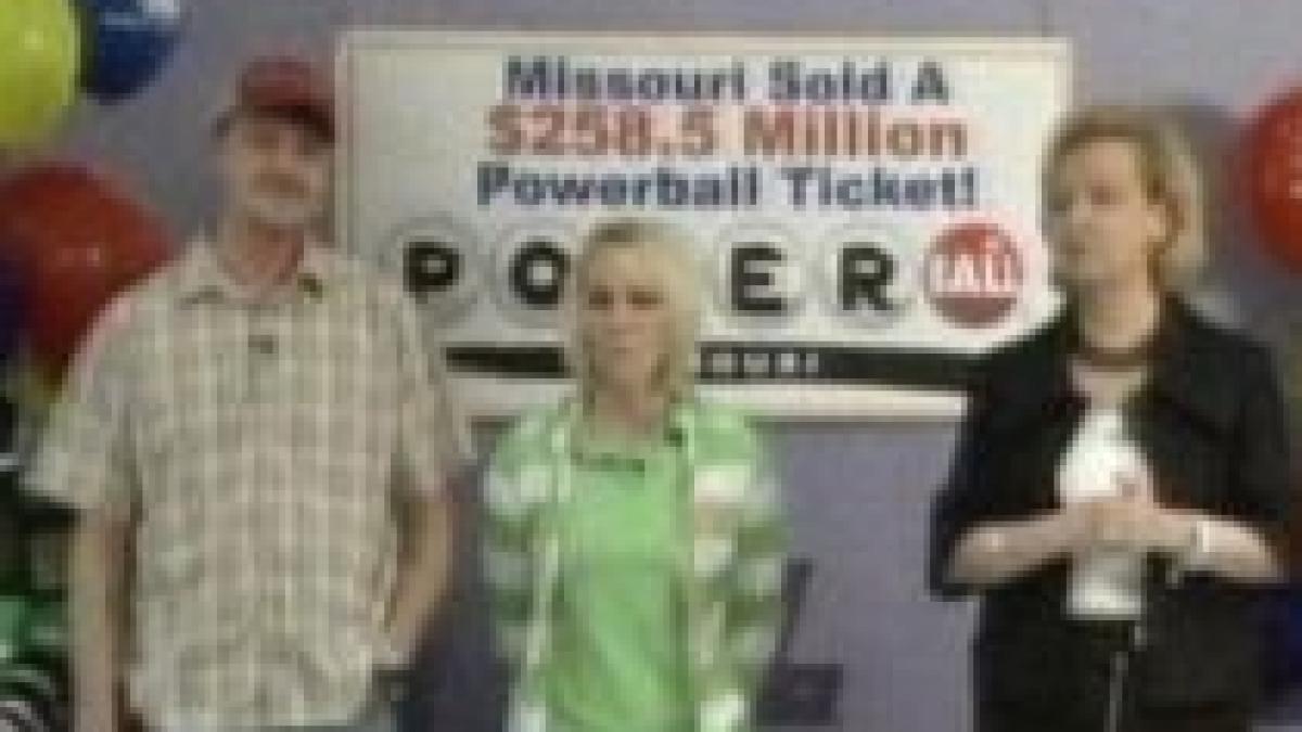 un britanic a aruncat la gunoi un bilet loto in valoare de 100 000 de lire sterline video