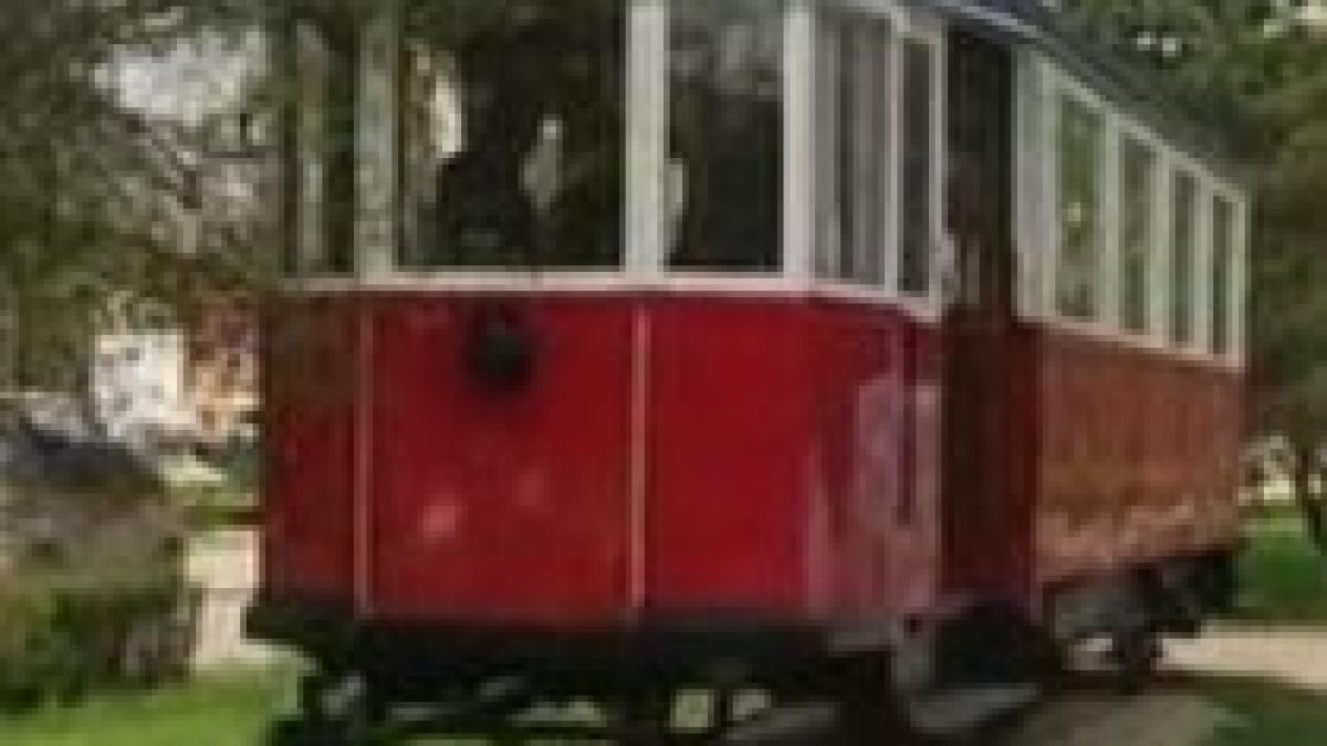 ploiesti cafenele retro in tramvaie de epoca video