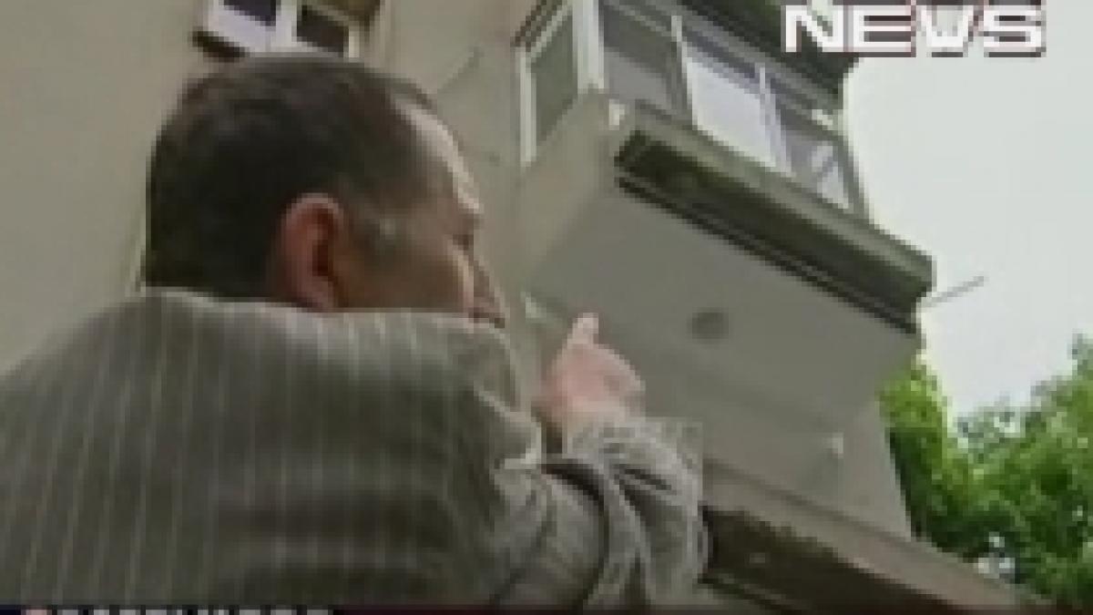 romeo si julieta de dorobanti a cazut de la etajul doi incercand sa ajunga la balconul iubitei video