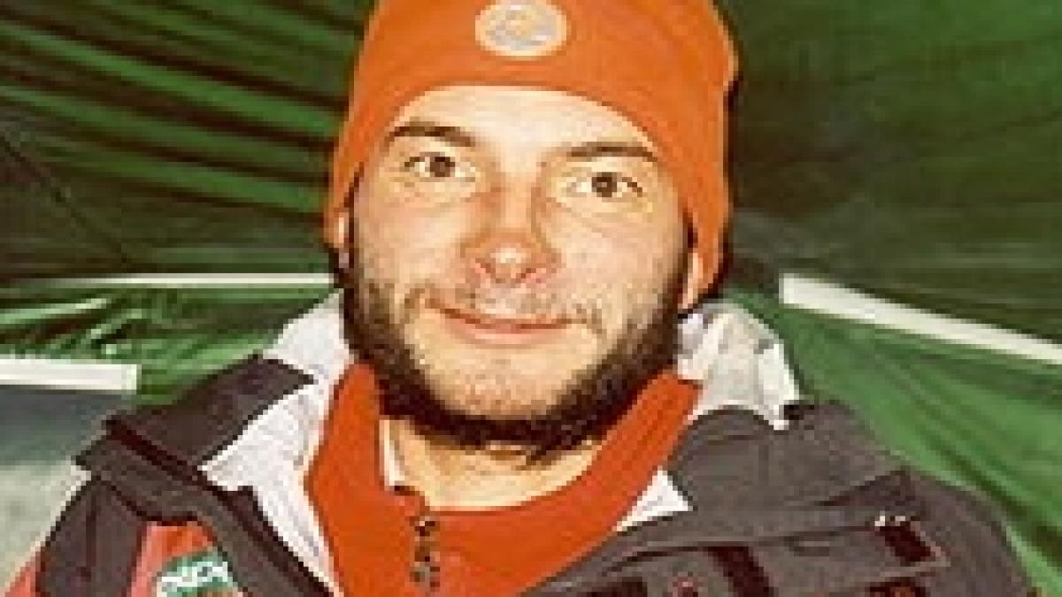 alpinistul teodor tulpan si a fracturat coloana in urma unui salt cu parapanta