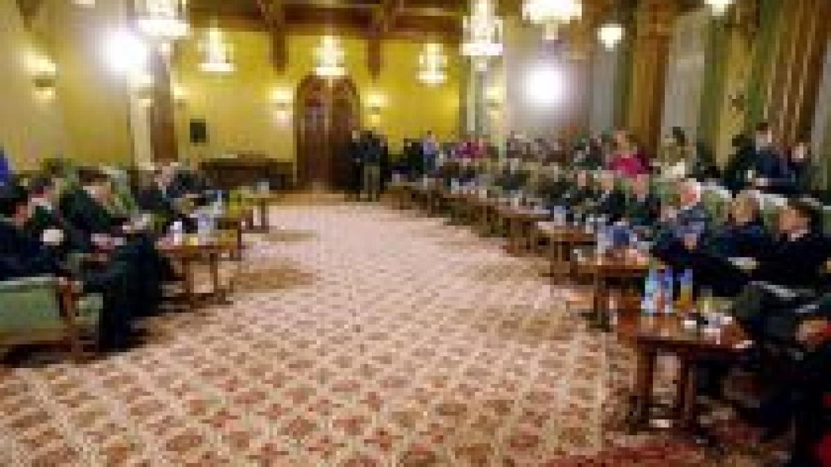 contre la consultari basescu cere opozitiei sa sprijine adoptarea noii legi ani