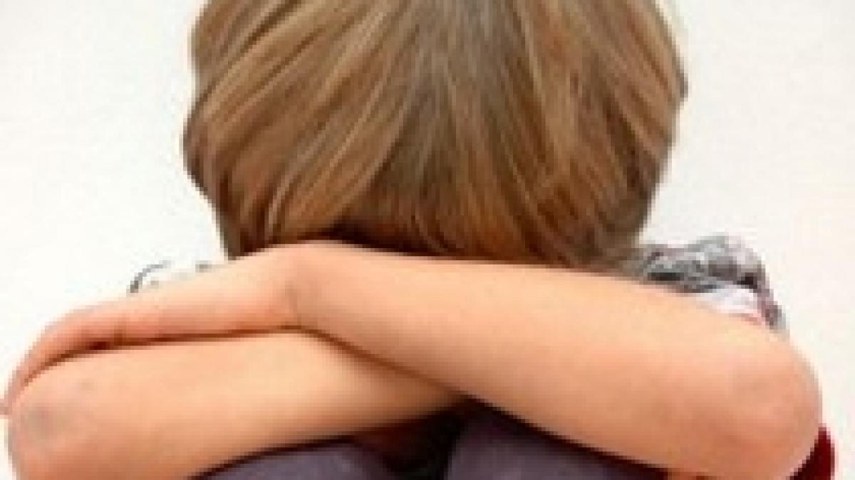 o femeie din deva vrea sa anuleze adoptia unei fetite autiste mi au spus ca e sanatoasa