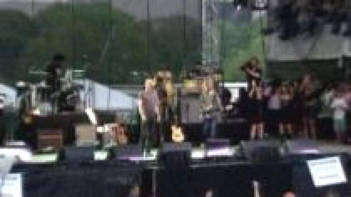 protest ecologist prin muzica pentru marcarea zilei pamantului la washington video