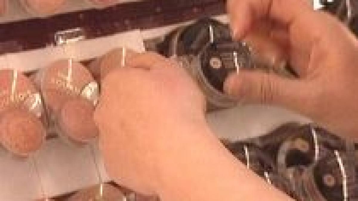 atentie la testere cosmeticele pe care le testam pe fata sau maini pot purta bacteria e coli