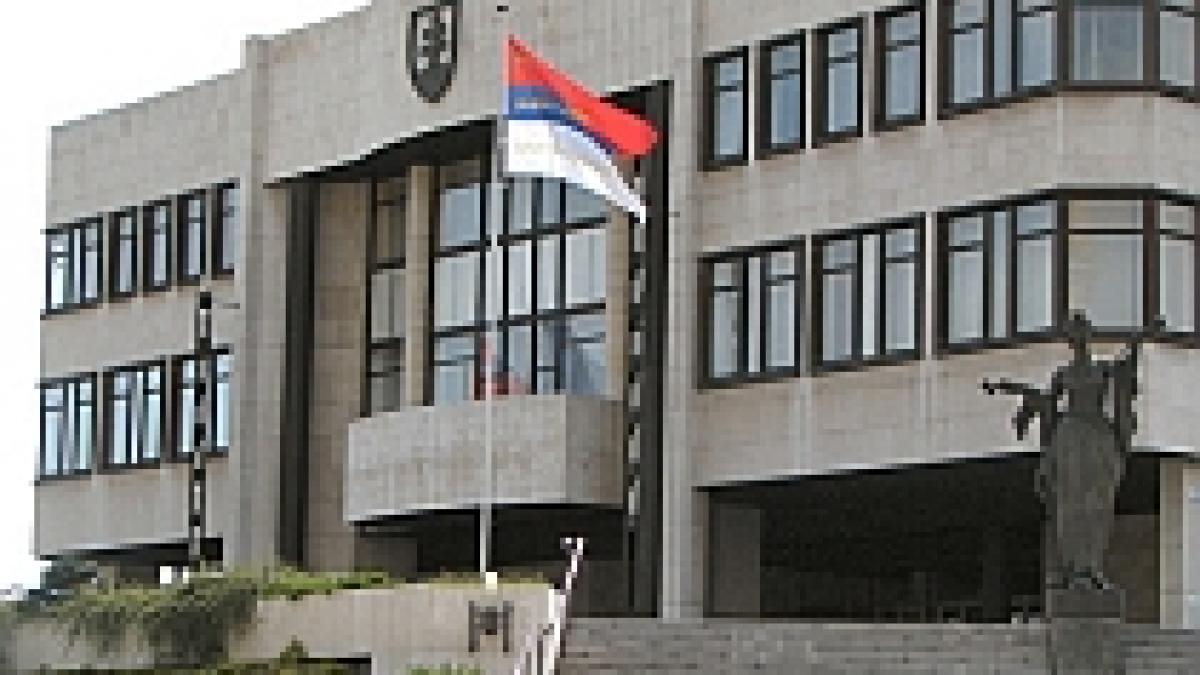 slovacia adopta o lege a patriotismului mai putin stricta