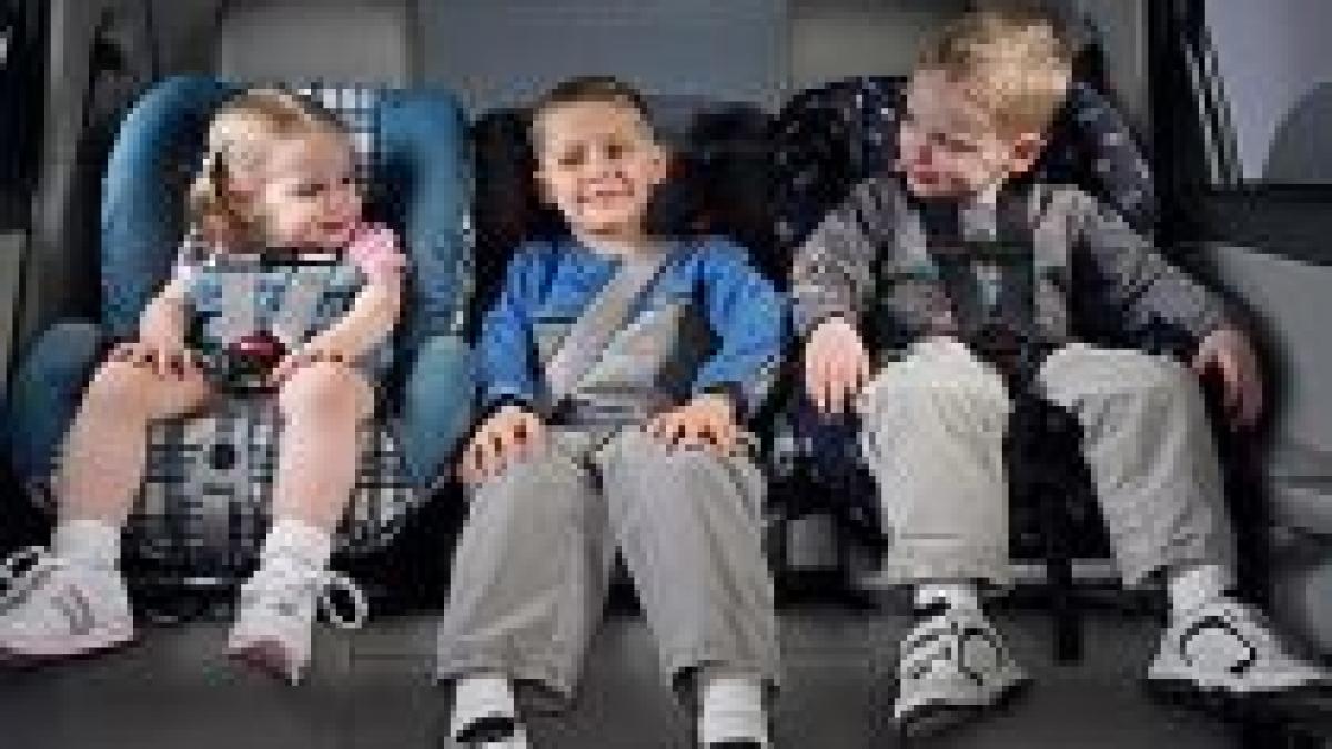 studiu 50 dintre copiii din romania petrec doar o ora pe zi cu parintii lor