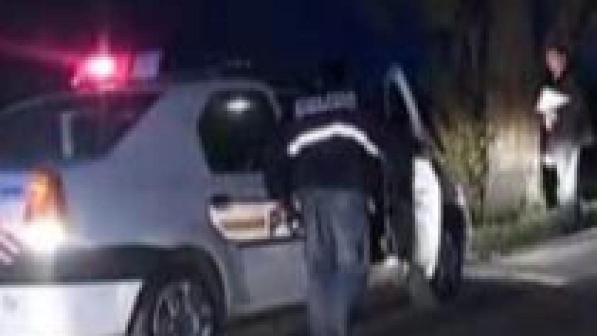 argesean lasat sa moara la marginea drumului trecatorii au crezut ca e beat video