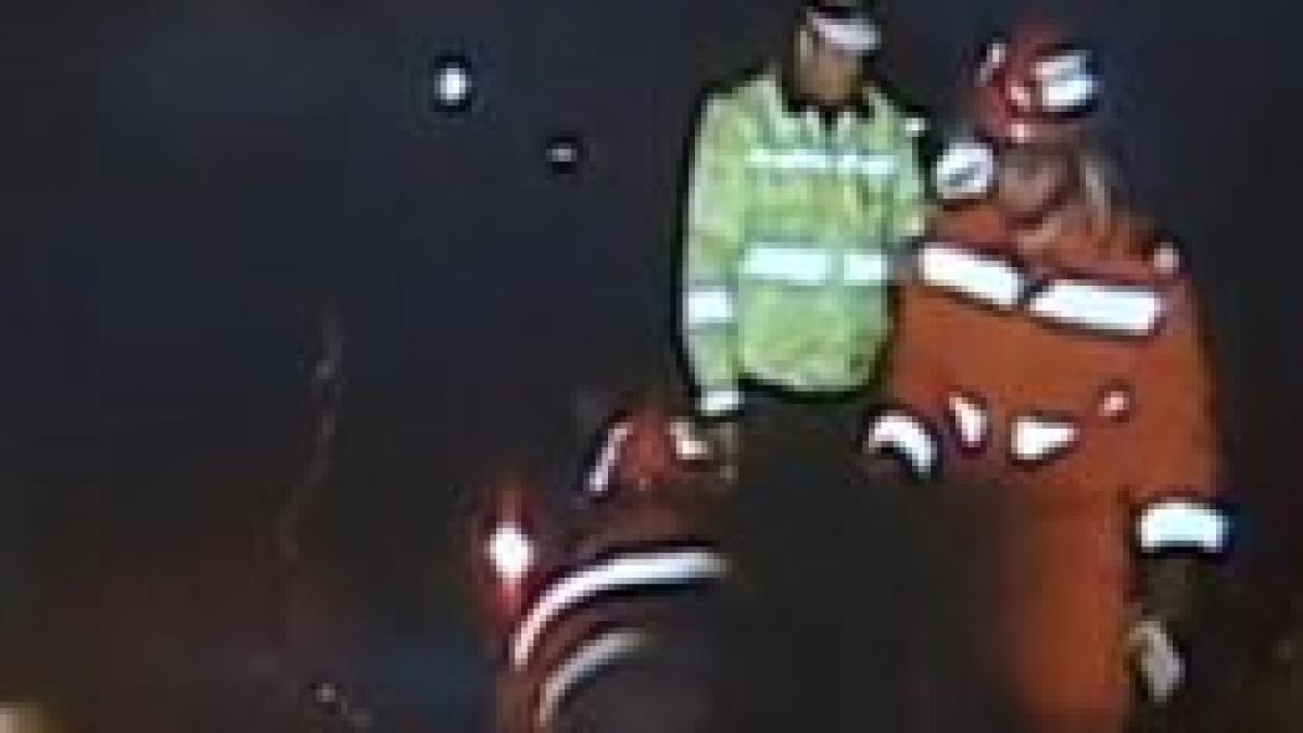 infotrafic un sofer grabit a plonjat cu masina in dunare