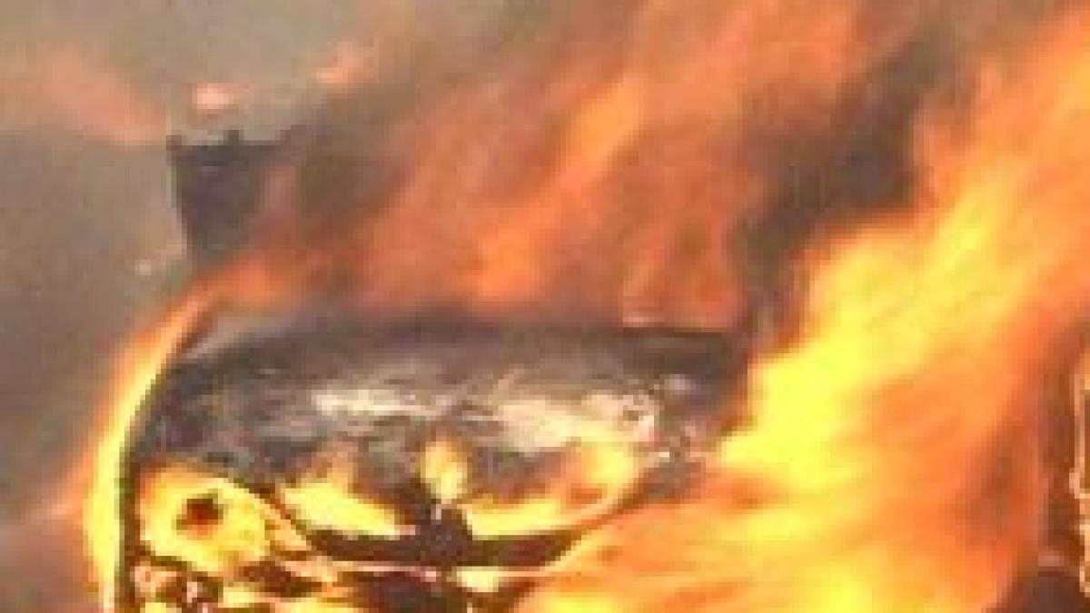 cel mai mare parc de dezmembrari auto din buzau a ars in intregime video