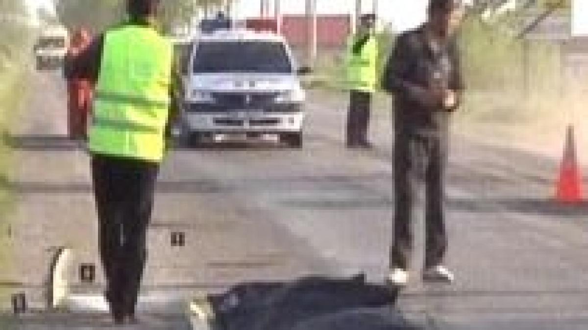 galati sot si sotie loviti de o masina si lasati sa moara la marginea drumului video