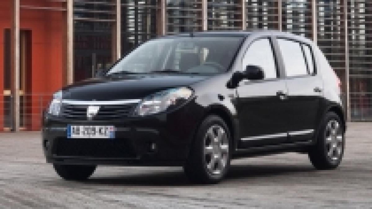 dacia lanseaza in romania seria limitata black line foto
