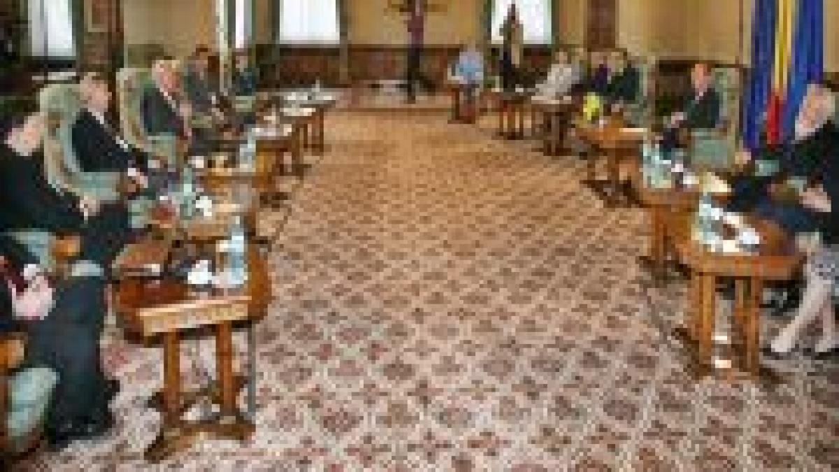 oficialii fmi se vor intalni pe rand cu traian basescu si cu emil boc