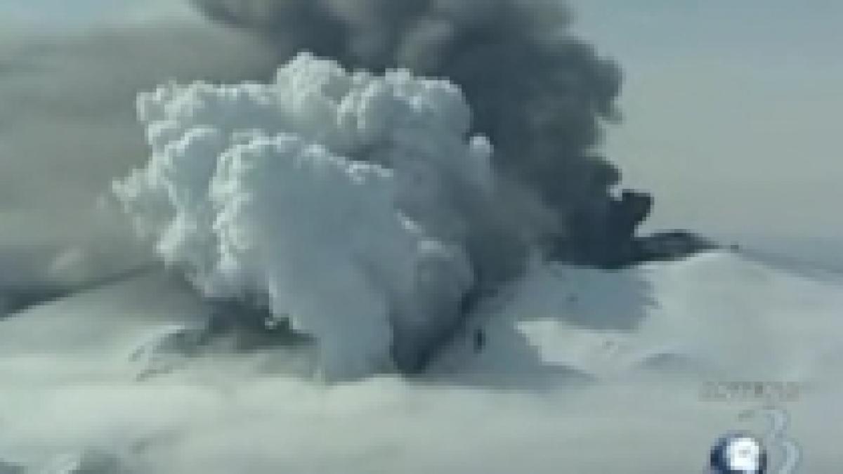 traficul aerian din irlanda partial inchis din cauza norului de cenusa