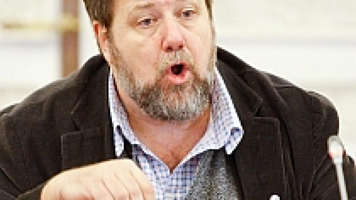 urmeaza marea concediere hossu prin disponibilizari nu se reduc acum cheltuielile