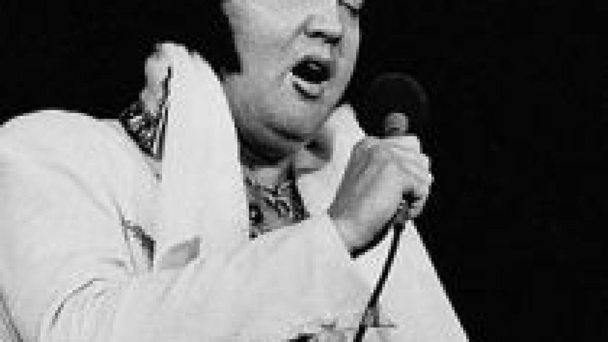 elvis presley a murit din cauza constipatiei cronice