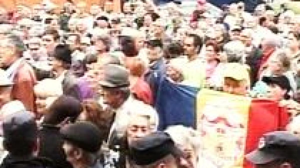 ciocniri intre pensionari si jandarmi la cotroceni si in mai multe judete video