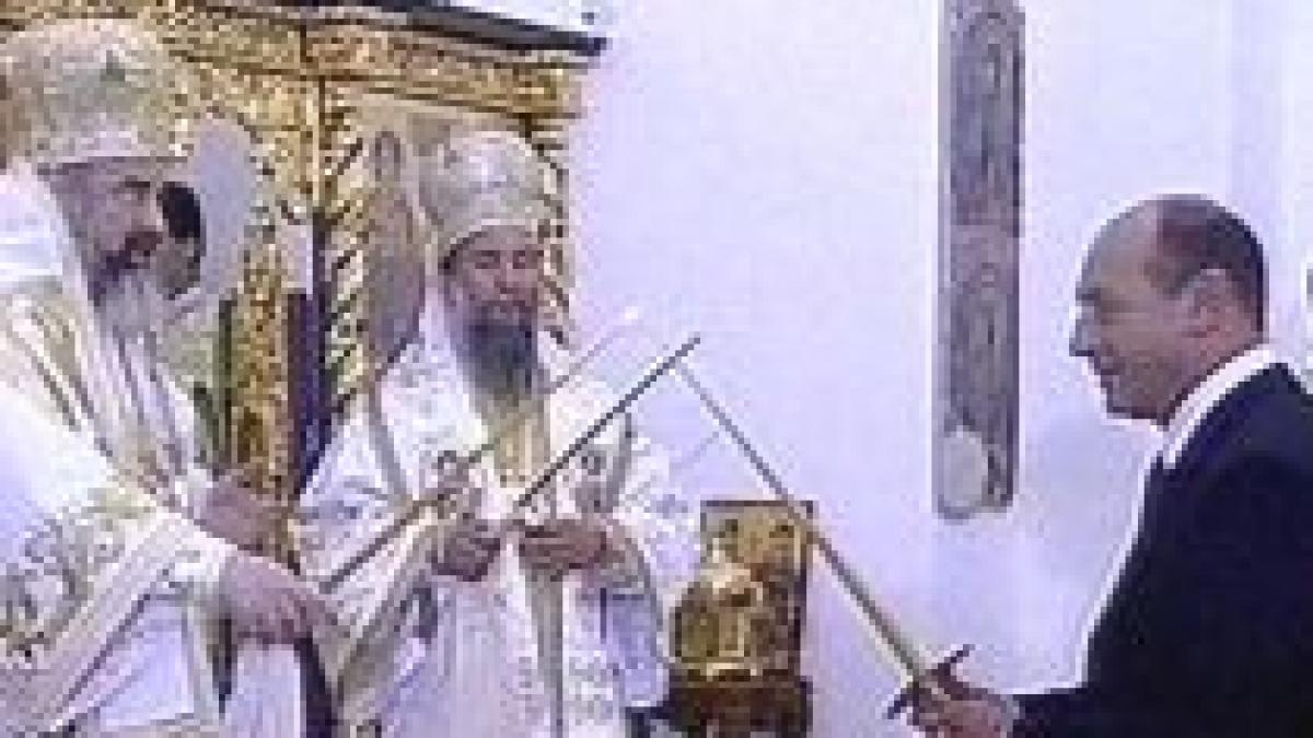 administratia prezidentiala cheltuieste 50 000 euro pentru aurirea catapetesmei bisericii cotroceni