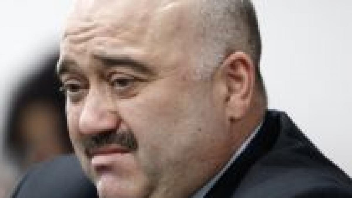 catalin voicu si a facut cavou peste mormintele familiei unui general erou