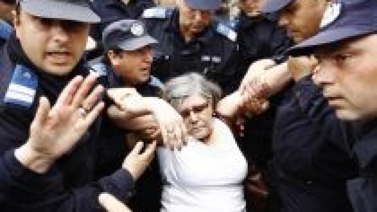 mori mai repede naibii daca tot ai apucat sa te nasti