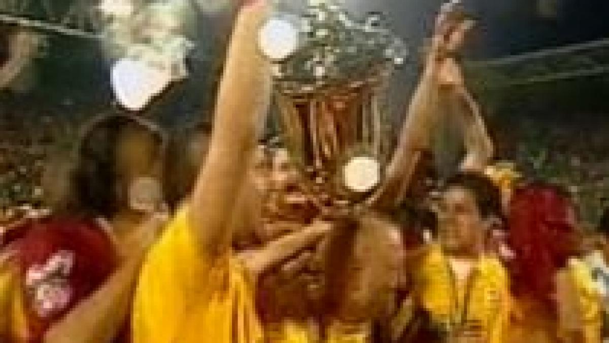 sarbatoare in gruia campionii de la cfr cluj primesc trofeul ligii i video