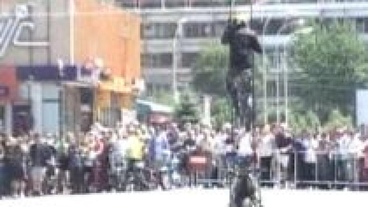 neamt parada a motociclistilor si acrobatii de senzatie pentru constientizarea in trafic video