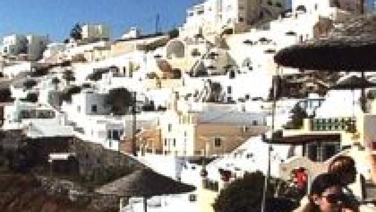 insula santorini cea mai frumoasa din grecia isi asteapta turistii in ciuda crizei video