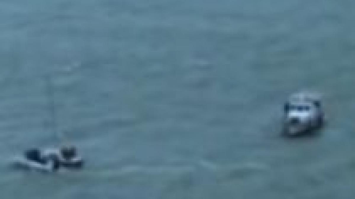 un iaht a plutit cateva ore in deriva pe marea neagra din cauza vantului puternic video