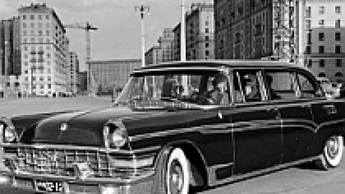 fosta limuzina sovietica va reintra in dotarea oficialilor rusi