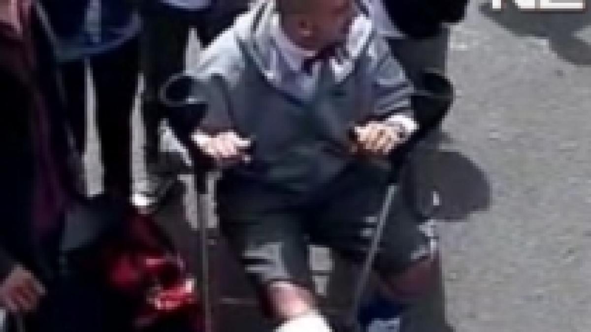 romanul n are noroc crbl a filmat un videoclip in mijlocul protestului din piata victoriei video