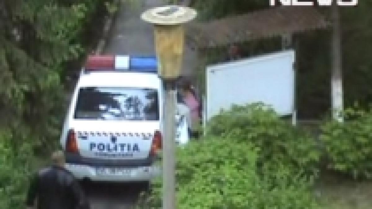 parcare nesimtita o masina de politie reuseste sa blocheze o alee din ramnicu valcea video