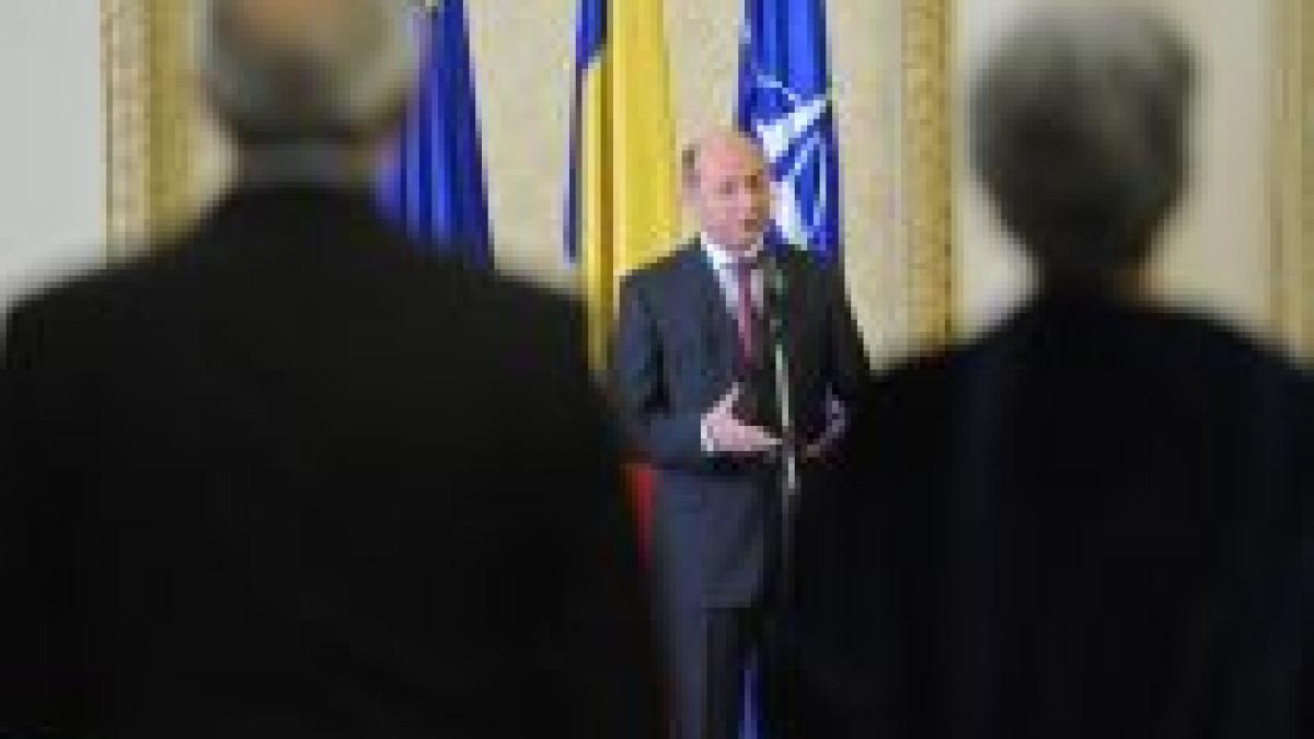 cum ar fi fost fara basescu